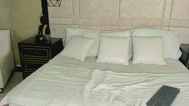 MarkOlsenn online show from 02-08-26, 08:23