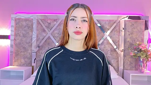 LolaGray   online show from 05-29-26, 07:01