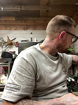 Snapshot of WIDBIGWHITECOCK chatting on 02-02-26, 04:33 WIDBIGWHITECOCK online show from 02-02-26, 04:33