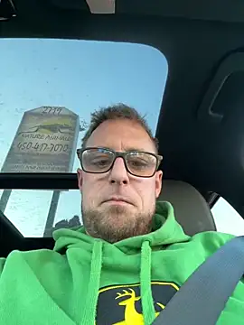 Snapshot of WIDBIGWHITECOCK chatting on 03-02-26, 10:05 WIDBIGWHITECOCK online show from 03-02-26, 10:05