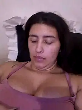 Snapshot of Tiffany06 chatting on 03-16-26, 11:36 Tiffany06 online show from 03-16-26, 11:36