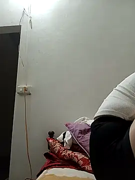 yumyum112 online show from 03-21-26, 01:37