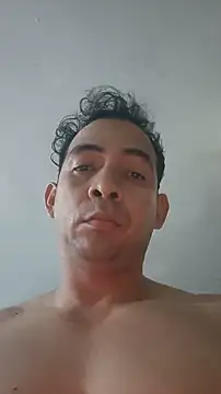 Snapshot of paladito01 chatting on 07-10-26, 01:43 paladito01 online show from 07-10-26, 01:43