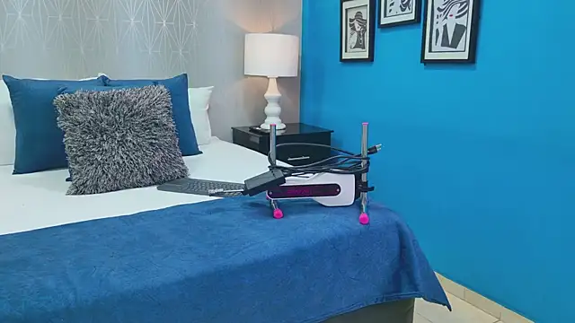 VioletFroost online show from 04-13-26, 07:19