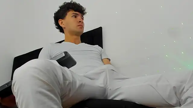 Snapshot of camilo_model chatting on 02-25-26, 11:53 camilo model online show from 02-25-26, 11:53