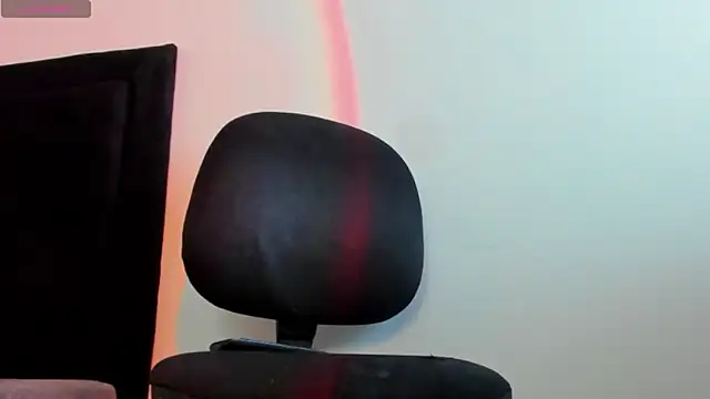 Snapshot of camilo_model chatting on 03-10-26, 06:07 camilo model online show from 03-10-26, 06:07