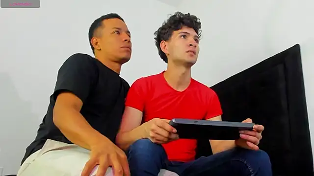 Snapshot of camilo_model chatting on 03-12-26, 02:18 camilo model online show from 03-12-26, 02:18