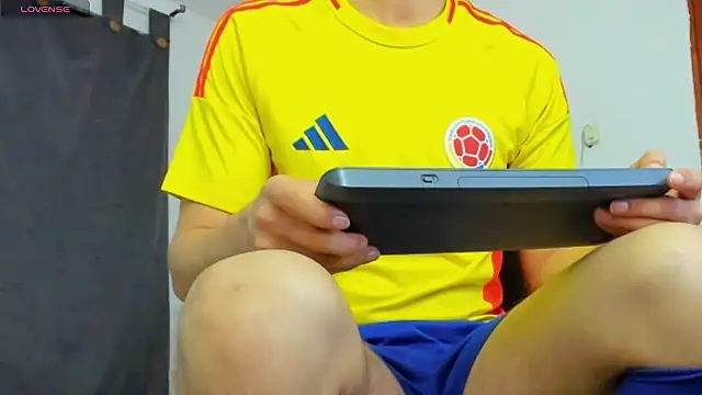 Snapshot of camilo_model chatting on 04-03-26, 07:06 camilo model online show from 04-03-26, 07:06