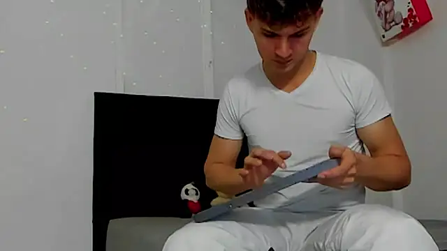 camilo model online show from 05-16-26, 02:41