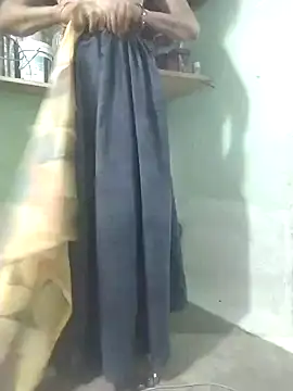 Snapshot of Miss__soniya106 chatting on 04-18-26, 05:22 Miss soniya106 online show from 04-18-26, 05:22