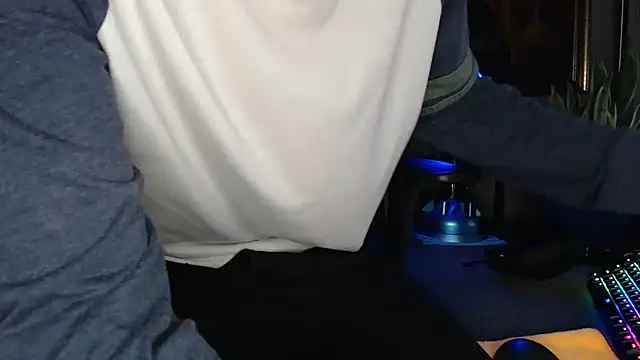 Snapshot of EspanolVato chatting on 03-25-26, 10:54 EspanolVato online show from 03-25-26, 10:54