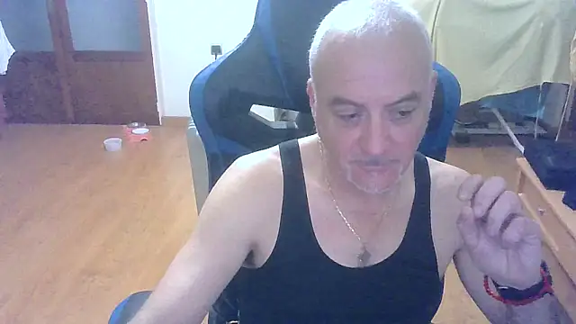 Snapshot of Antoniman9 chatting on 03-14-26, 12:39 Antoniman9 online show from 03-14-26, 12:39