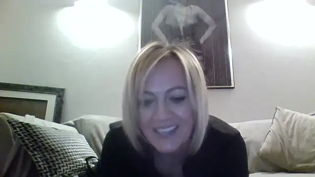 Snapshot of Milfshake227 chatting on 03-04-26, 06:47 Milfshake227 online show from 03-04-26, 06:47