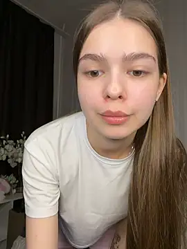 Snapshot of SkylineBliss chatting on 07-21-26, 04:42 SkylineBliss online show from 07-21-26, 04:42