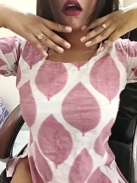 Hot Twinkle online show from 04-30-26, 07:47