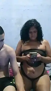 Snapshot of Isabel_and_Heckler chatting on 02-05-26, 11:09 Isabel and Heckler online show from 02-05-26, 11:09