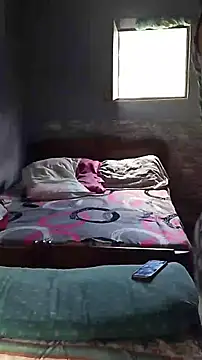 Snapshot of Isabel_and_Heckler chatting on 02-18-26, 02:57 Isabel and Heckler online show from 02-18-26, 02:57