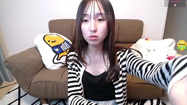 Snapshot of -Ema_ chatting on 07-31-26, 11:53 -Ema online show from 07-31-26, 11:53