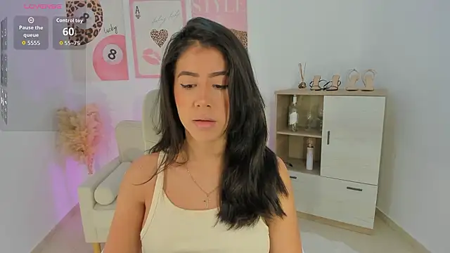 Snapshot of Sussan_Monroe chatting on 03-15-26, 12:11 Sussan Monroe online show from 03-15-26, 12:11