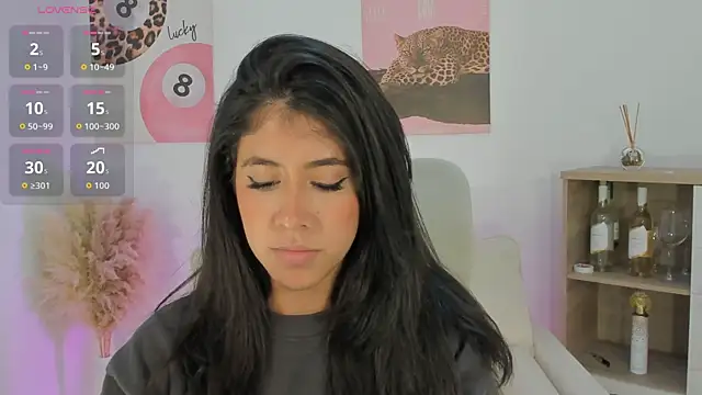 Snapshot of Sussan_Monroe chatting on 03-23-26, 12:25 Sussan Monroe online show from 03-23-26, 12:25