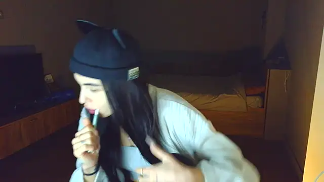 Vlada Elfie online show from 04-24-26, 07:27