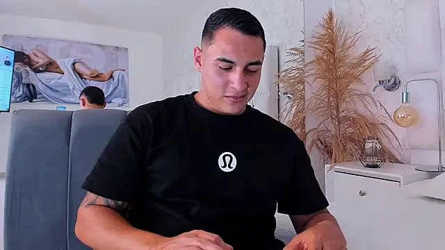 Snapshot of MassimoCo_ chatting on 02-11-26, 10:59 MassimoCo online show from 02-11-26, 10:59