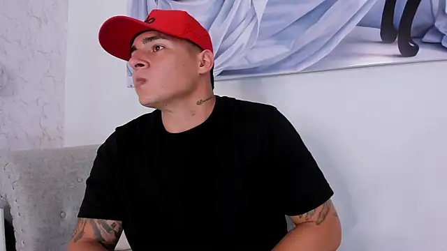 Snapshot of MassimoCo_ chatting on 02-17-26, 10:49 MassimoCo online show from 02-17-26, 10:49