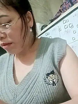 Snapshot of Sana-vn chatting on 02-23-26, 01:47 Sana-vn online show from 02-23-26, 01:47