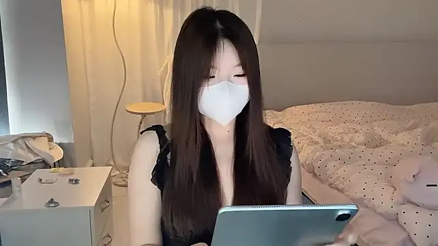  xiaoxinxin  online show from 06-18-26, 02:34