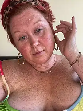 Snapshot of BustyRedxx chatting on 06-25-26, 08:30 BustyRedxx online show from 06-25-26, 08:30