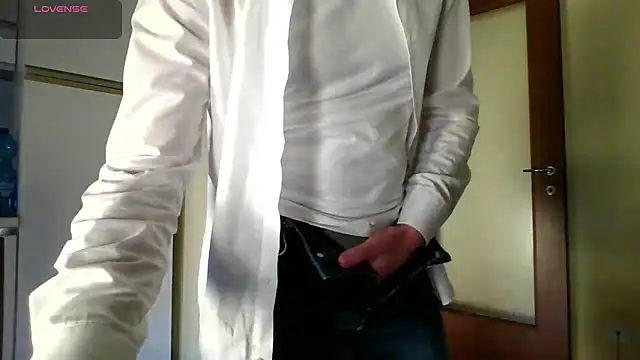 Snapshot of Ele7b5 chatting on 05-03-26, 03:29 Ele7b5 online show from 05-03-26, 03:29
