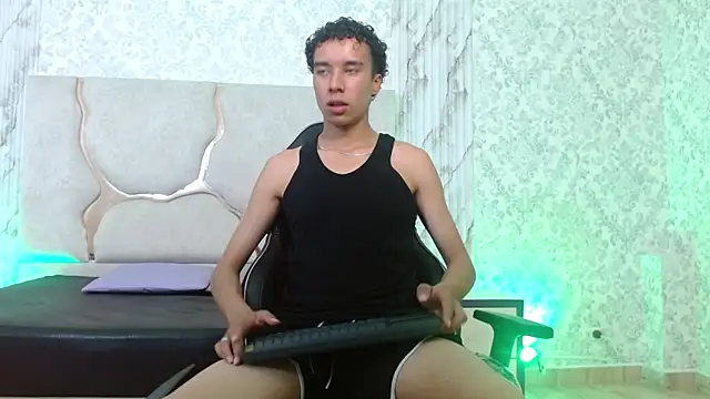 Zayn tay online show from 01-16-26, 07:18