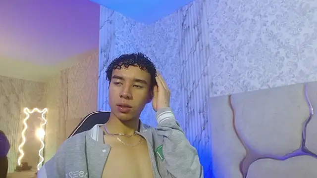 Zayn tay online show from 02-08-26, 03:10