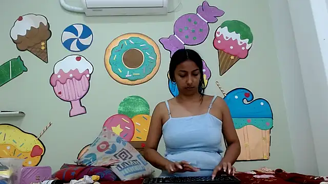 skinnysexzara18 online show from 03-21-26, 02:16