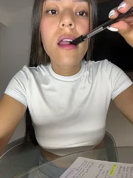 TaylorrHill online show from 05-04-26, 08:16