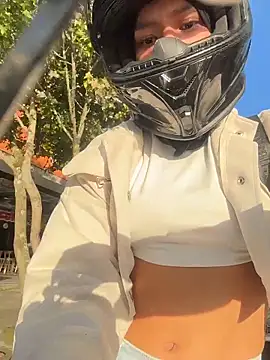 TaylorrHill online show from 06-20-26, 10:23
