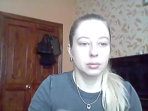 Snapshot of Miralisse chatting on 02-24-26, 10:57 Miralisse online show from 02-24-26, 10:57