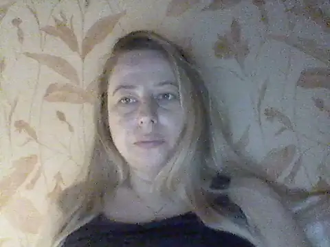 Snapshot of Miralisse chatting on 02-27-26, 09:04 Miralisse online show from 02-27-26, 09:04