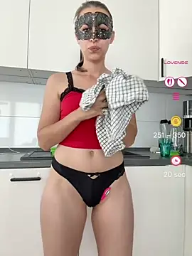 Snapshot of Ina-Immergeil chatting on 06-25-26, 07:13 Ina-Immergeil online show from 06-25-26, 07:13