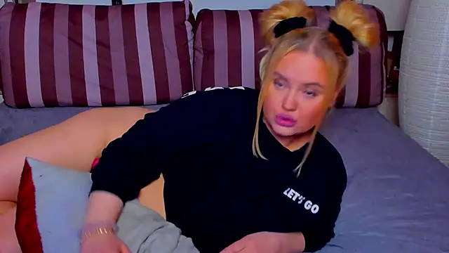 Snapshot of AlexaVibesHo chatting on 03-23-26, 02:48 AlexaVibesHo online show from 03-23-26, 02:48