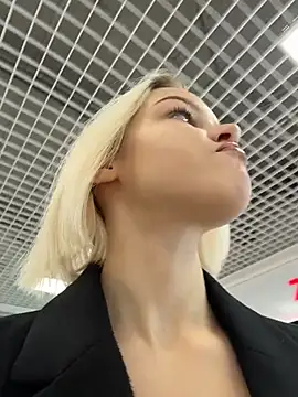 Snapshot of AshleyMur chatting on 02-16-26, 04:30 AshleyMur online show from 02-16-26, 04:30