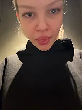 Snapshot of AshleyMur chatting on 02-28-26, 05:30 AshleyMur online show from 02-28-26, 05:30