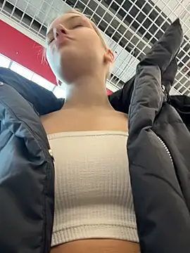 Snapshot of AshleyMur chatting on 03-12-26, 06:52 AshleyMur online show from 03-12-26, 06:52