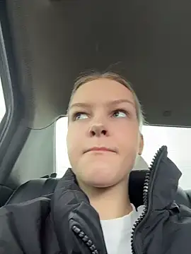 Snapshot of AshleyMur chatting on 03-20-26, 04:17 AshleyMur online show from 03-20-26, 04:17