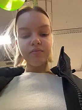 Snapshot of AshleyMur chatting on 03-22-26, 07:01 AshleyMur online show from 03-22-26, 07:01