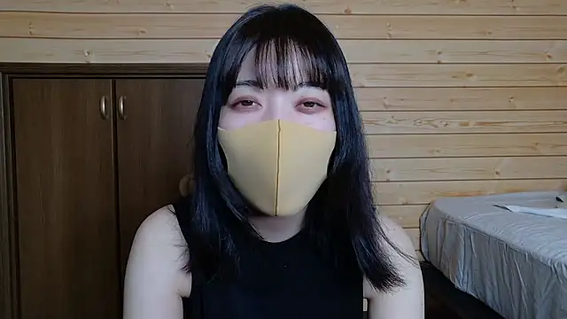 Snapshot of minami_room chatting on 06-26-26, 06:40 minami room online show from 06-26-26, 06:40