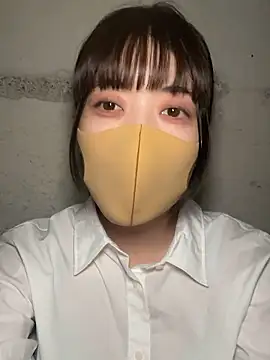 Snapshot of minami_room chatting on 07-08-26, 02:43 minami room online show from 07-08-26, 02:43
