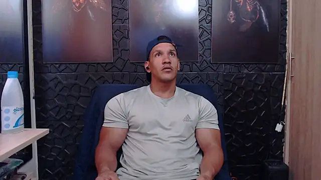 Snapshot of viktor_herrera chatting on 03-24-26, 06:13 viktor herrera online show from 03-24-26, 06:13