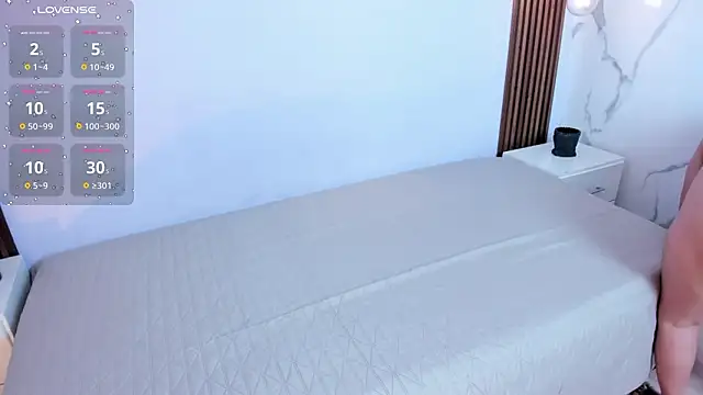 Snapshot of mia_gold_ chatting on 02-26-26, 06:51 mia gold online show from 02-26-26, 06:51