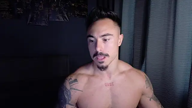 Snapshot of Master_Lukas chatting on 04-29-26, 01:37 Master Lukas online show from 04-29-26, 01:37